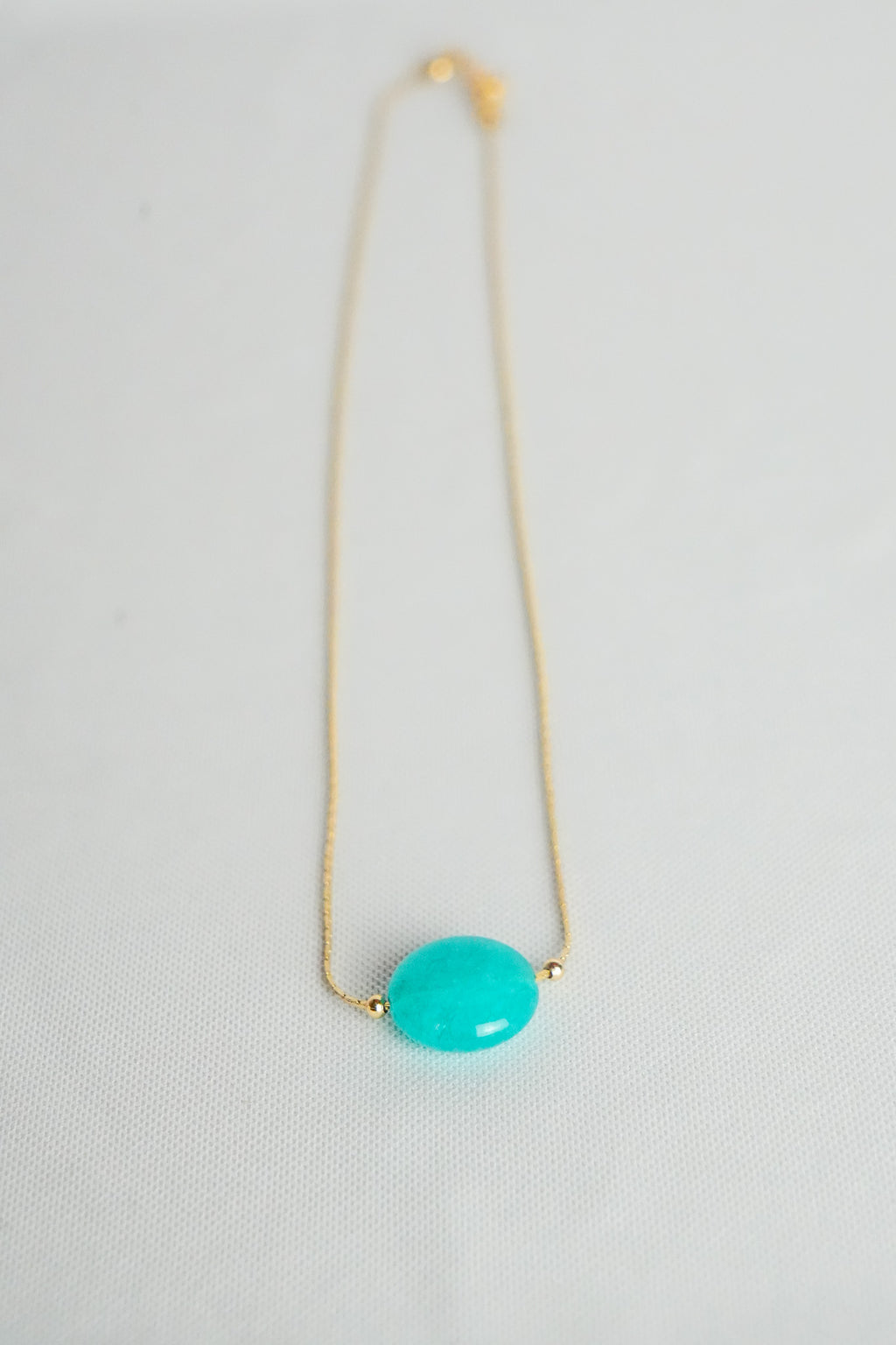 Fractal - Collar con dije de ágata teñida aqua