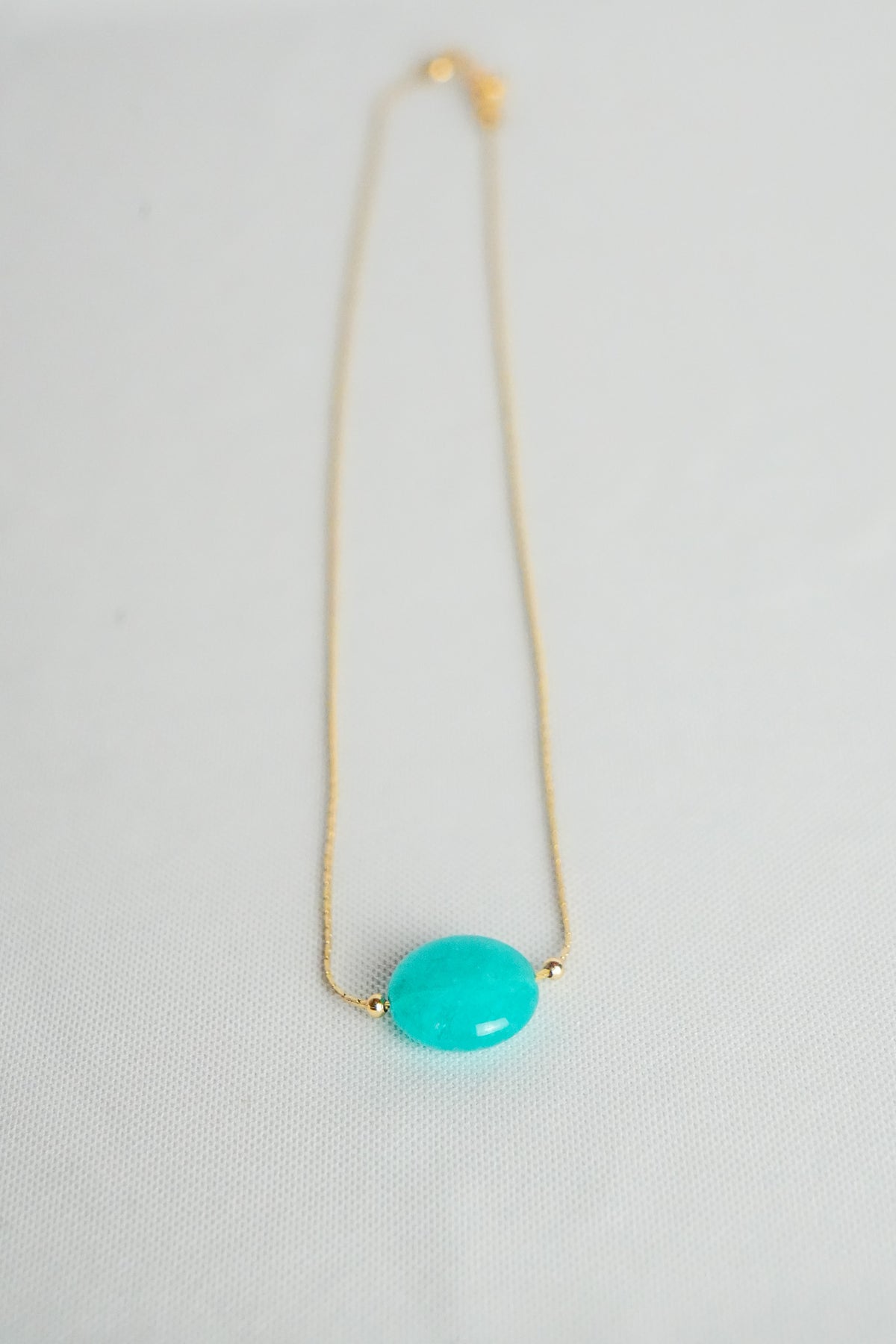 Fractal - Collar con dije de ágata teñida aqua