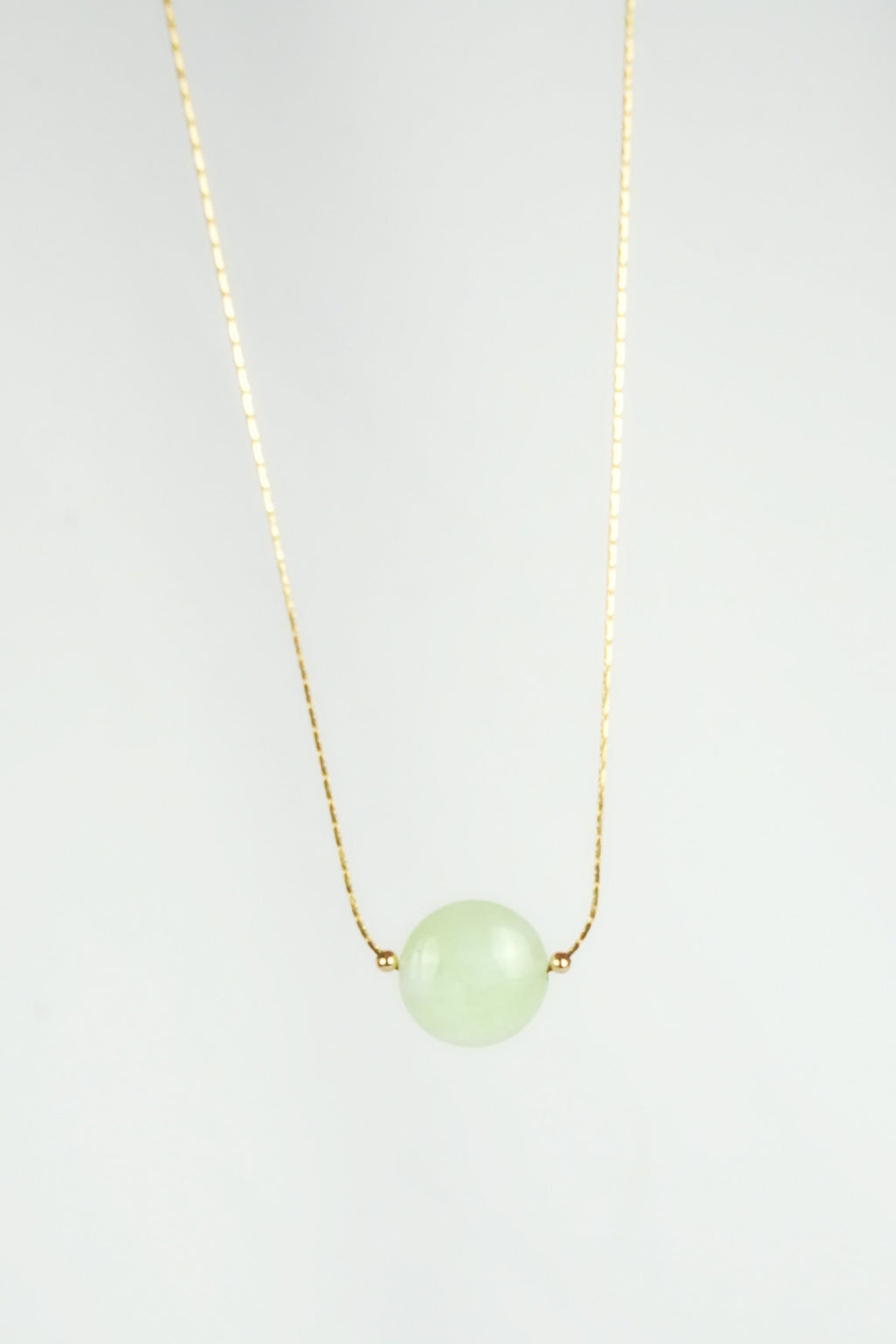 Fractal - Collar con dije de ágata teñida verde claro