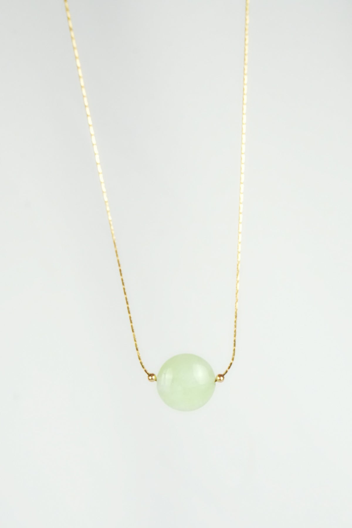 Fractal - Collar con dije de ágata teñida verde claro