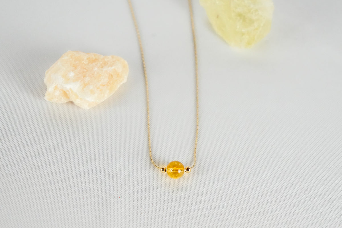 Sueño amarillo - Collar con dije de ambar