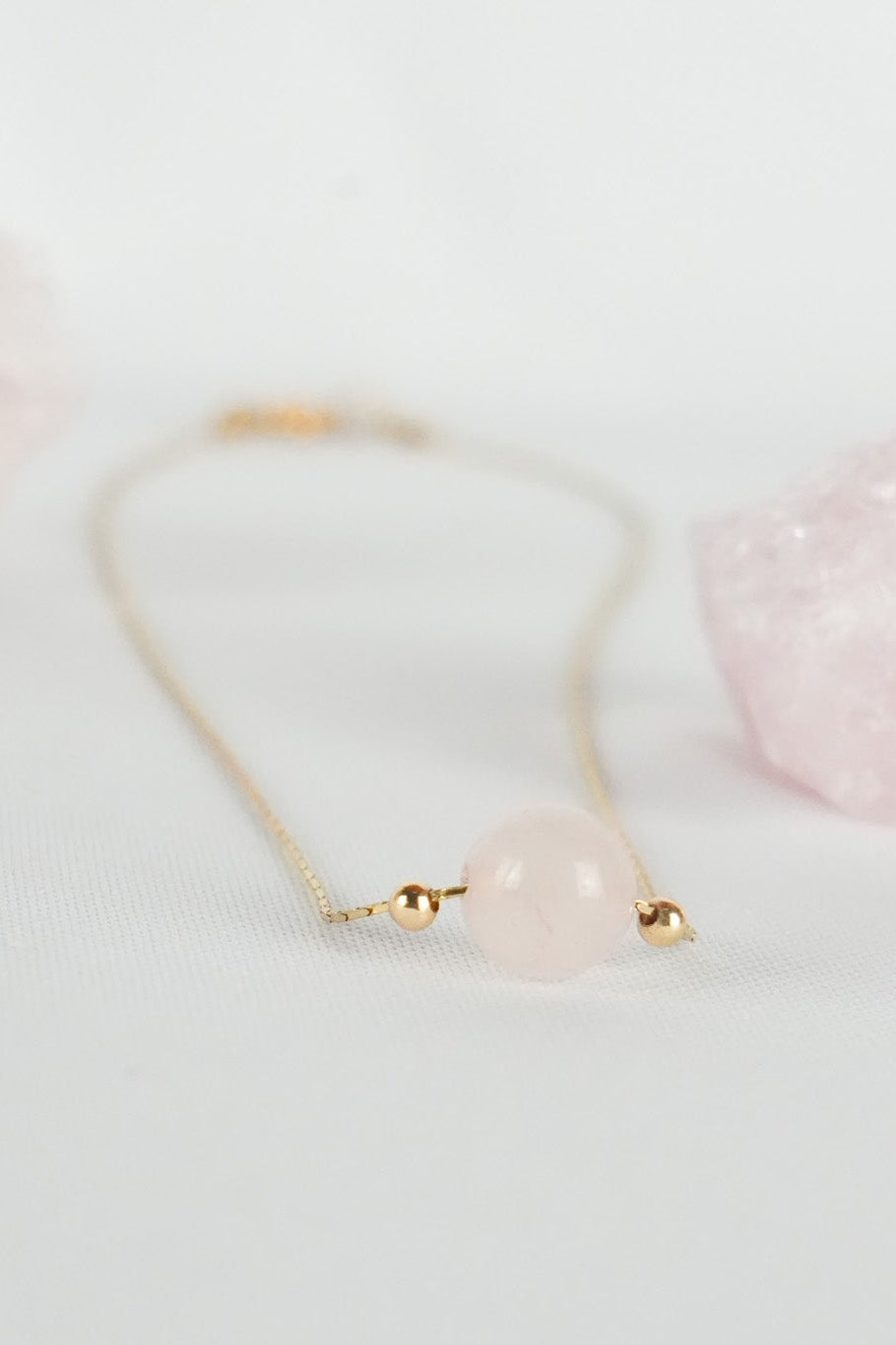 Aura rosa - Collar con dije de cuarzo rosa