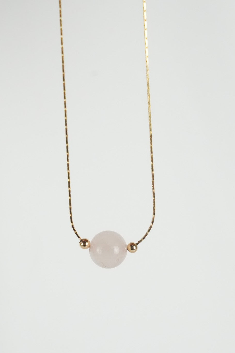 Aura rosa - Collar con dije de cuarzo rosa